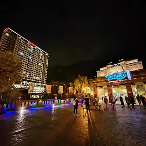  Apartment Cozy With 270 Degree Mountain And Theme Park Views Malaysia