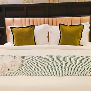 3* Hotel Reunion Carnarvon